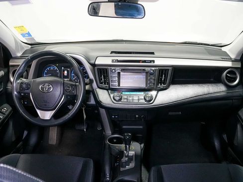 Used 2018 Toyota RAV4 XLE FWD image 25