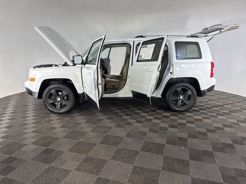 Used 2016 Jeep Patriot High Altitude image 9