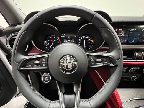 Used 2021 Alfa Romeo Stelvio Ti w/ Nero Edizione image 24