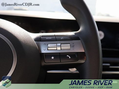 Used 2025 Hyundai Santa Cruz SEL image 27