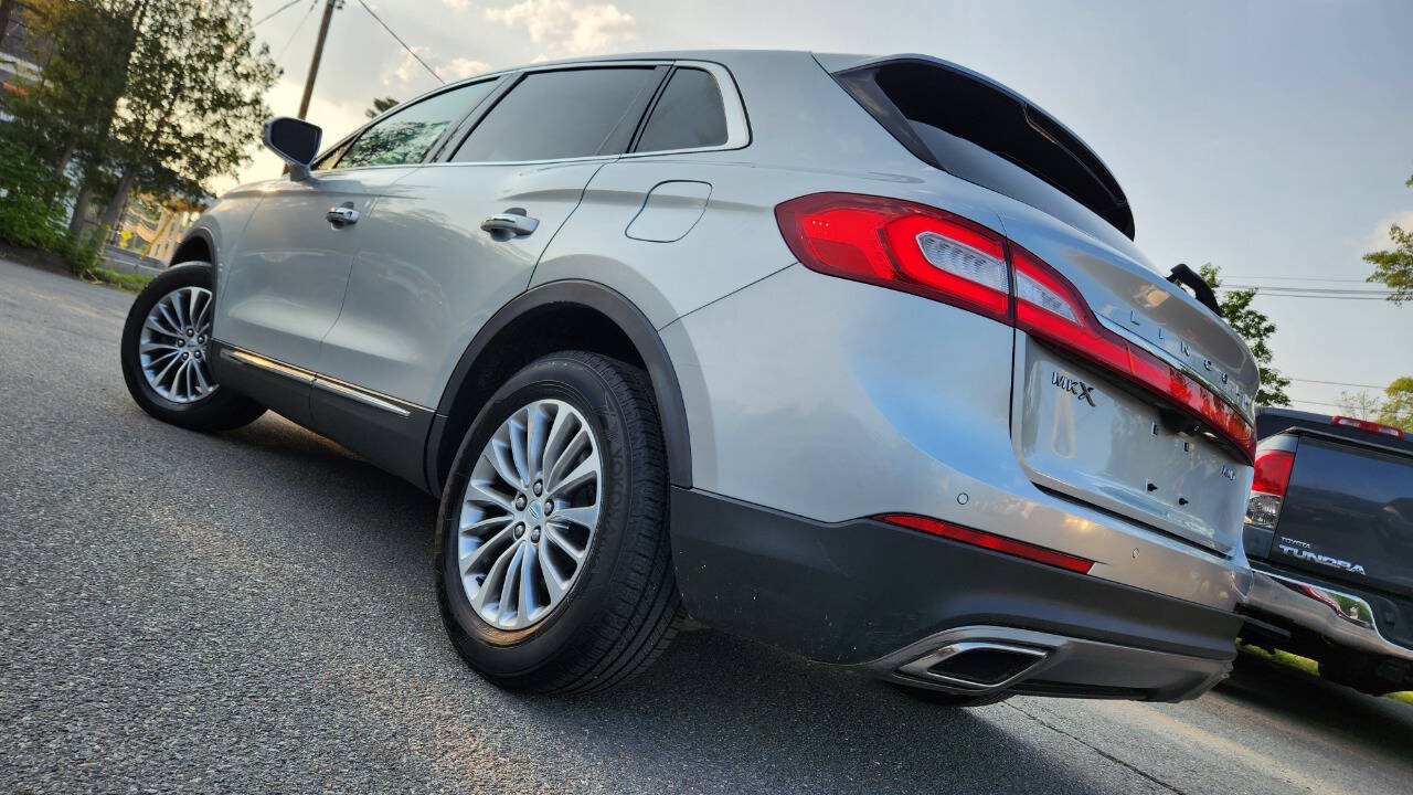 Used 2016 Lincoln MKX Select w/ Select Plus Package AWD/4WD image 3