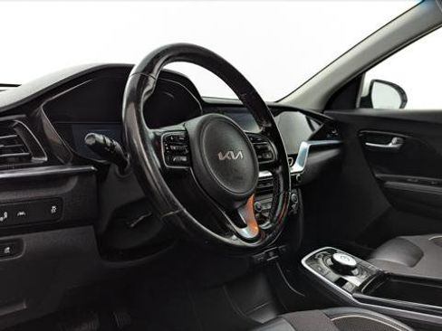 Used 2022 Kia Niro EX w/ Cold Weather Package FWD image 23