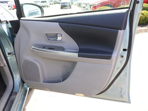 Used 2015 Toyota Prius V Three image 10