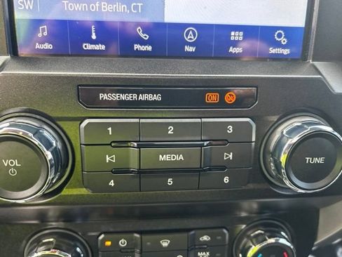 Used 2020 Ford F350 Lariat w/ Lariat Ultimate Package AWD/4WD image 25