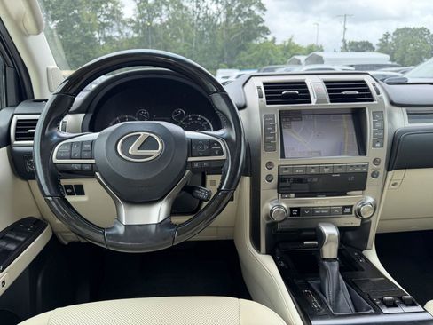 Used 2020 Lexus GX 460 Premium w/ Premium Package AWD/4WD image 19