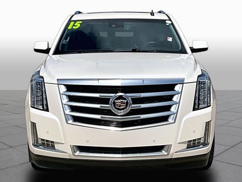 Used 2015 Cadillac Escalade Luxury AWD/4WD image 3