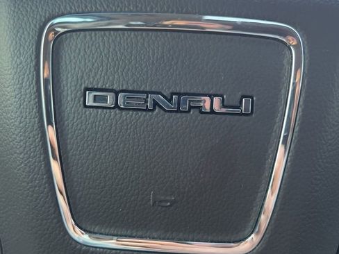 Used 2019 GMC Yukon Denali w/ Denali Ultimate Package image 19
