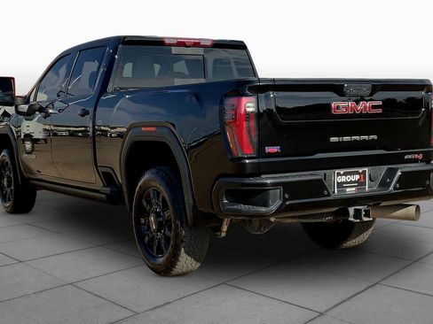 Used 2025 GMC Sierra 2500 AT4 w/ AT4 Premium Plus Package image 12