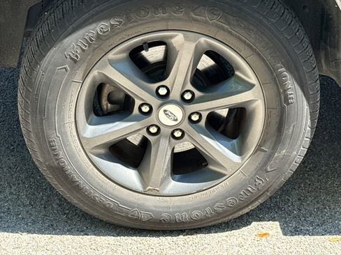 Used 2019 Ford Expedition XLT w/ Equipment Group 202A image 9