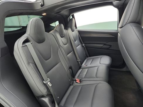 Used 2022 Tesla Model X AWD/4WD image 25