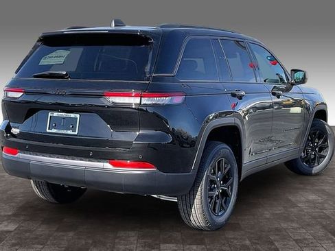 New 2026 Jeep Grand Cherokee Altitude AWD/4WD image 15