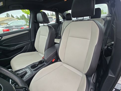 Used 2021 Volkswagen Jetta R-Line FWD image 22
