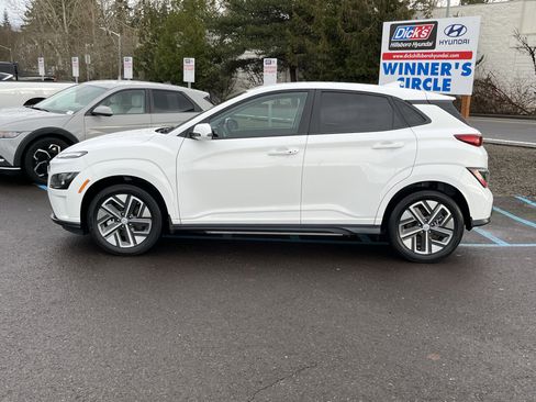 Certified 2023 Hyundai Kona SE image 2