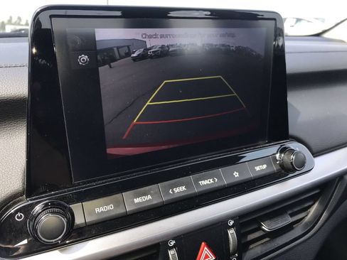 Used 2022 Kia Forte LXS FWD image 17
