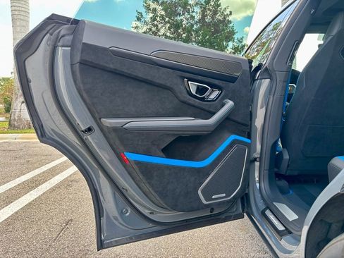 Used 2024 Lamborghini Urus Performante image 19