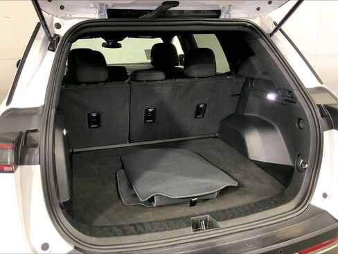 Used 2025 Chevrolet Equinox LT image 4