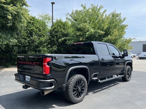 Used 2025 Chevrolet Silverado 2500 LT w/ Trail Boss Package AWD/4WD image 9