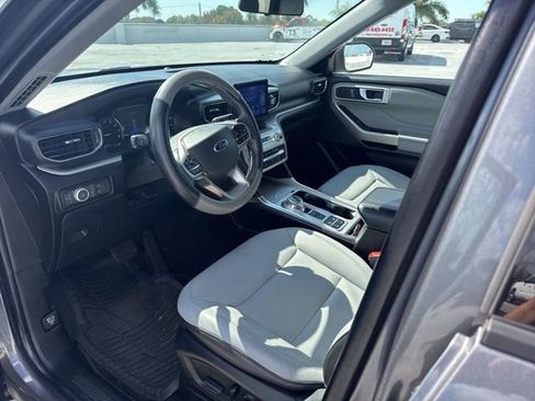 Used 2021 Ford Explorer XLT w/ Equipment Group 202A image 2