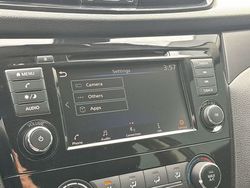 Used 2022 Nissan Rogue Sport S image 22