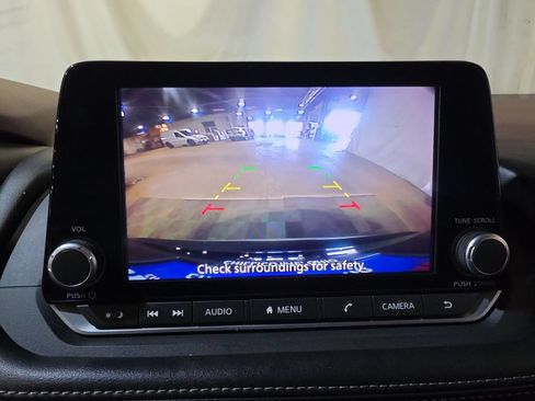 Used 2023 Nissan Rogue S AWD/4WD image 22