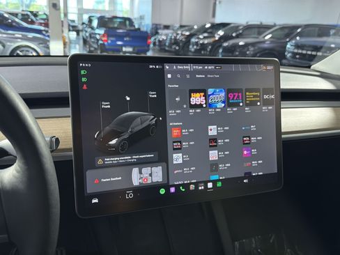 Used 2022 Tesla Model Y Performance AWD/4WD image 31