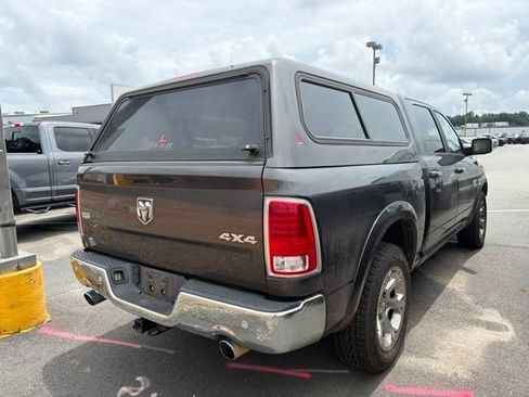 Used 2017 RAM 1500 Laramie w/ Convenience Group AWD/4WD image 3