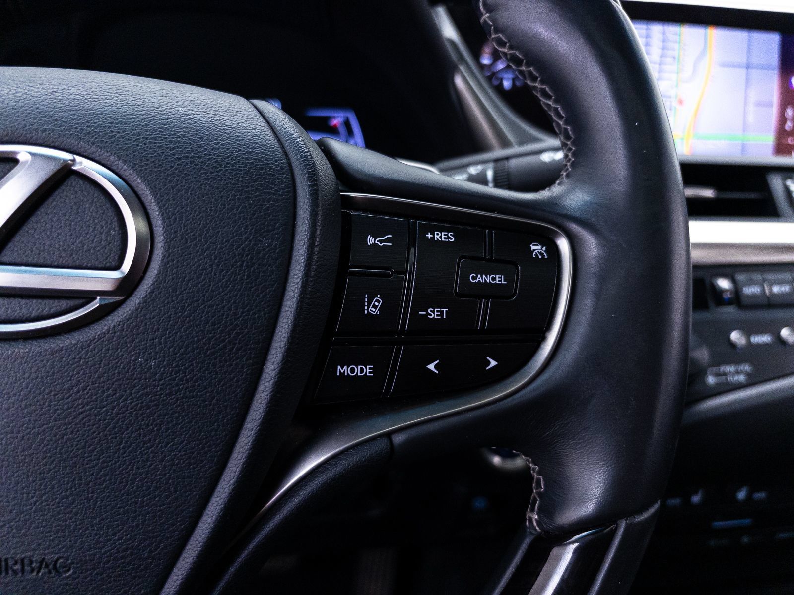 Used 2020 Lexus ES 300h w/ Premium Package FWD image 36