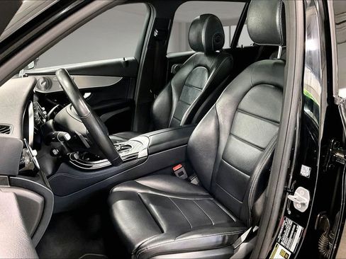 Used 2019 Mercedes-Benz GLC 300 4MATIC image 21