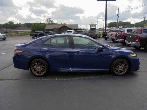 Used 2023 Toyota Camry SE image 2