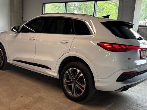 Used 2025 Audi Q5 Premium w/ Premium Plus AWD/4WD image 3