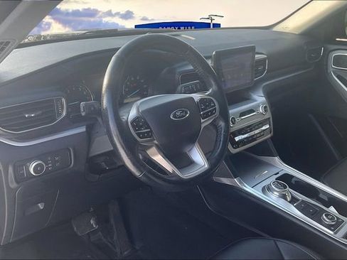 Used 2022 Ford Explorer XLT w/ Equipment Group 202A image 16