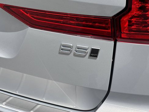 Certified 2023 Volvo XC60 B5 Plus w/ Climate Package AWD/4WD image 13