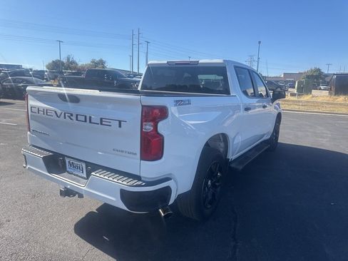 Used 2022 Chevrolet Silverado 1500 Custom image 3