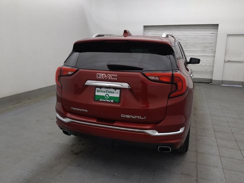 Used 2020 GMC Terrain Denali w/ Denali Premium Package FWD image 7