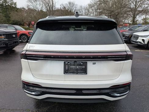 New 2026 Lincoln Nautilus Reserve image 5