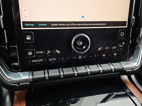 Used 2025 GMC Yukon XL Denali image 17