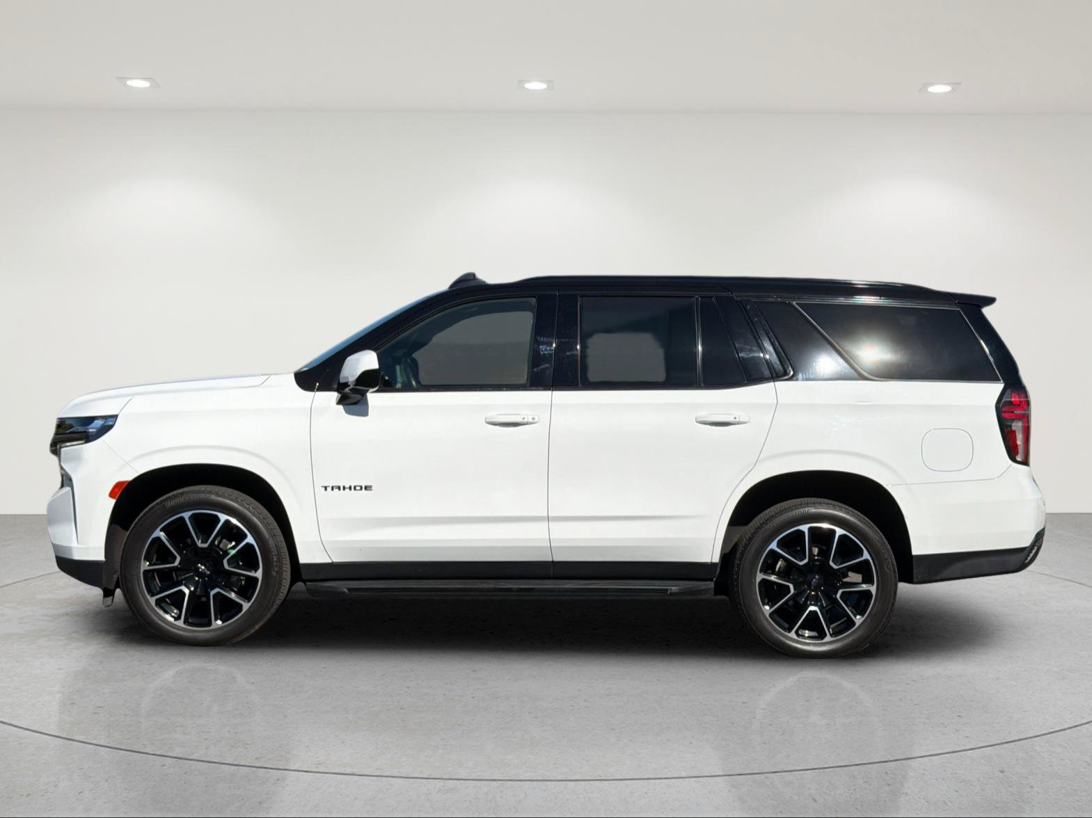 Used 2021 Chevrolet Tahoe RST AWD/4WD image 2