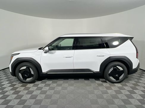 New 2026 Kia EV9 Wind AWD/4WD image 6