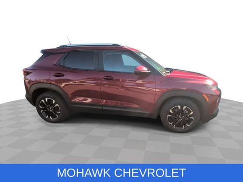 Certified 2021 Chevrolet TrailBlazer LT w/ Convenience Package FWD image 9