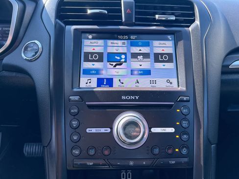 Used 2019 Ford Fusion Titanium FWD image 19