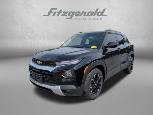 Used 2022 Chevrolet TrailBlazer LT w/ Confidence II Package FWD image 3