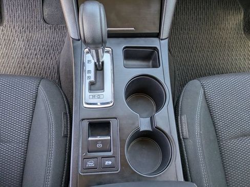 Used 2019 Subaru Outback 2.5i AWD/4WD image 15