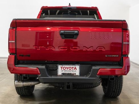 Used 2025 Toyota Tacoma TRD Off-Road w/ TRD Off Road Upgrade Package AWD/4WD image 8