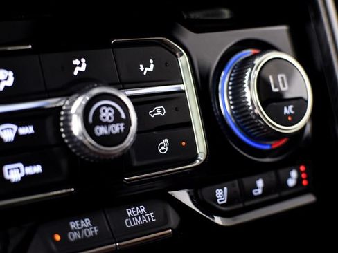 Used 2023 GMC Yukon XL Denali Ultimate AWD/4WD image 36