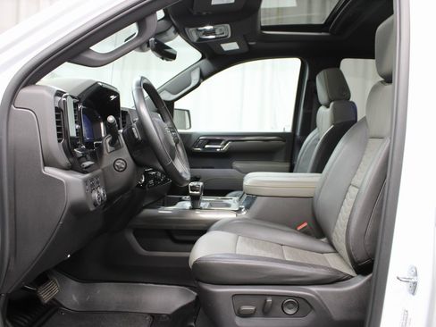 Used 2023 Chevrolet Silverado 1500 ZR2 image 9