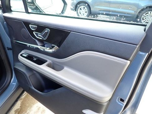 New 2026 Lincoln Corsair Premiere image 13