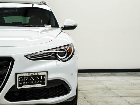 Used 2022 Alfa Romeo Stelvio Ti AWD/4WD image 6