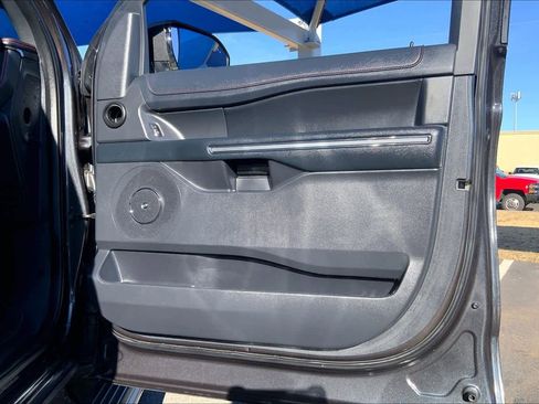 Used 2024 Ford Expedition Limited image 22