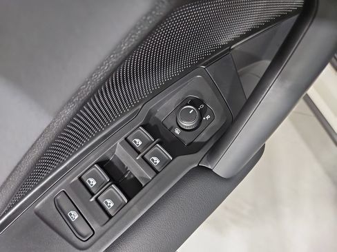 New 2026 Volkswagen Tiguan SE R-Line AWD/4WD image 11