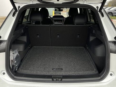 New 2026 Volkswagen Tiguan SE R-Line image 32